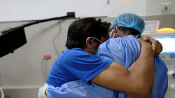 ممرض إكوادوري يروي كابوس تجربته في مستشفى تكدست حتى حماماته بالجثث