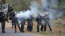 إصابة شابين فلسطينيين برصاص الاحتلال الاسرائيلي في إعتداءات بالضفة الغربية