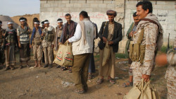 مؤسسة الشعب وقناة اليمن تدشنان توزيع كسوة العيد للمرابطين