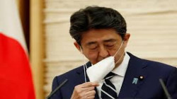 رئيس الوزراء الياباني: رفع حالة الطوارئ في البلاد بعد السيطرة على فيروس كورونا