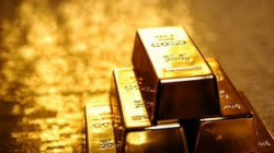الذهب يهبط ويبقى بنطاق ضيق مع تأثر الأسهم بالقلق من موجة ثانية