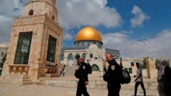 عشرات المستوطنين يقتحمون المسجد الأقصى بحراسة الاحتلال الاسرائيلي