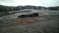 وكيل أول محافظة الحديدة يتفقد أضرار السيول بمديرية المغلاف