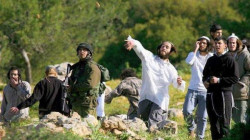 إصابة فلسطيني في اعتداء للمستوطنين جنوب نابلس