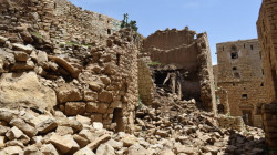 وكيلا محافظة صنعاء يتفقدان اضرار الأمطار بقرية بني بشير التاريخية في همدان