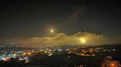 الاحتلال الإسرائيلي يطلق قنابل مضيئة فوق الأراضي الفلسطينية المحتلة المقابلة للجنوب اللبناني