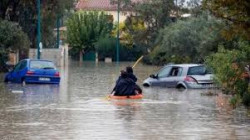 مقتل شخصين وفقدان 25 آخرين على أثر فيضانات عارمة في فرنسا وإيطاليا