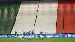 إيطاليا تفقد صدارة المجموعة بتعادلها 1-1 مع هولندا