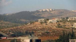 مستوطنون صهاينة يغرقون أراضي الفلسطينيين في دير الحطب بالمياه العادمة