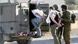 قوات الاحتلال تعتقل 10 فلسطينيين بالضفة بينهم صحفي