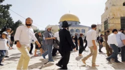 عشرات المستوطنين يقتحمون الأقصى بحماية الاحتلال