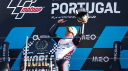 الإسباني أريناس يحرز لقب بطولة العالم للدراجات النارية