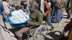 توزيع حقائب صحية للنازحين في مخيم قاع القيضي بصنعاء