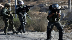 إصابة 11 فلسطيني بالرصاص والعشرات بالاختناق في اعتداءات جديدة للاحتلال