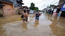 مقتل 5 أشخاص بسبب الفيضانات في تايلاند