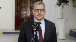رئيس الوزراء الجزائري : ينتقد 