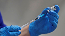 السلطات الصحية الأمريكية تسمح ببدء التطعيم ضد كورونا