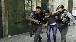 الاحتلال الإسرائيلي يعتقل 17 فلسطينياً من الضفة الغربية بينهم والدا شهيد