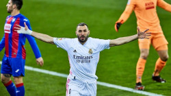 ريال مدريد يهزم إيبار 3-1 ويواصل مطاردة أتلتيكو بالدوري الإسباني لكرة القدم