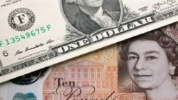 انخفاض الجنيه الإسترليني أمام الدولار واليورو مع ظهور السلالة الجديدة ببريطانيا