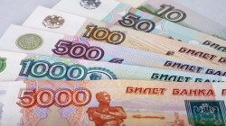 ارتفاع العملة الروسية لأعلى مستوى في أسبوع مقابل الدولار واليورو