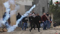 إصابة عشرات الفلسطينيين بالاختناق خلال مواجهات مع جيش الاحتلال في كفر قدوم
