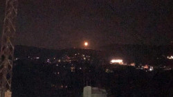 جيش الاحتلال الإسرائيلي يطلق قنابل مضيئة عند الحدود اللبنانية