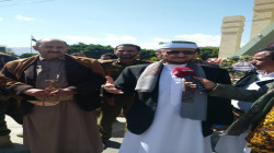 رئيس اللجنة العليا للانتخابات يضع إكليلاً من الزهور على ضريح الشهيد الصماد
