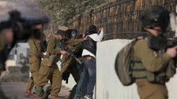 قوات الاحتلال تعتقل 10 فلسطينيين في الضفة الغربية