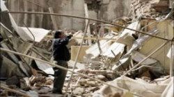 ارتفاع حصيلة ضحايا الزلزال في أندونيسيا إلى 42 قتيلاً
