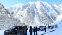 روسيا.. الثلوج تطمر 12 شخصا بعد انهيار على منحدر تزلج