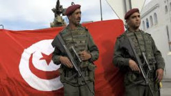 الجيش التونسي ينتشر في عدد من الولايات لحماية المقرات السيادية