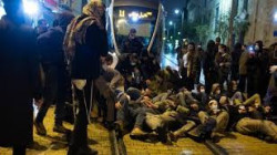محتجون يهود يواصلون رفضهم لتعليمات سلطات الاحتلال بالقدس المحتلة
