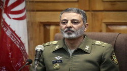 قائد الجيش الإيراني يتفقد مواقع الدفاع الجوي بالجزر الثلاث في الخليج الفارسي