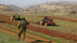 مستوطنون صهاينة يحرثون عشرات الدونمات من الأراضي الفلسطينية شرق بيت لحم