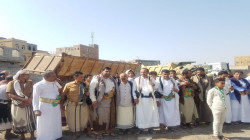 وقفة لأبناء باجل بمحافظة الحديدة استنكاراً لاختطاف النساء واحتجاز السفن