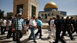 مستوطنون صهاينة يقتحمون الأقصى وآخرون يعتدون على عائلة جنوب نابلس