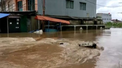 مصرع 5 أشخاص جراء فيضانات اجتاحت العاصمة الإندونيسية