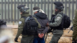 الاحتلال الإسرائيلي يشن حملة اعتقالات ومداهمة منازل واسعة في الضفة والقدس المحتلتين