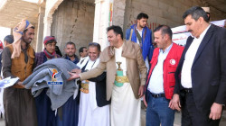 تدشين توزيع مساعدات غذائية وإيوائية للنازحين من مأرب إلى صنعاء