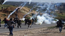 إصابة فلسطينيين بالاختناق جراء اقتحام الاحتلال لبلدة بورين جنوب نابلس