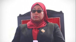 نائبة رئيس تنزانيا سامية حسن تؤدي اليمين الدستورية رئيسة لبلادها
