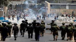 مواجهات بين الفلسطينيين وجيش الاحتلال الإسرائيلي بنابلس