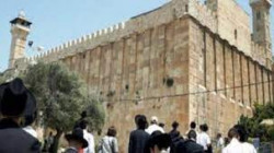 مستوطنون صهاينة يمسحون أحياء قرب الحرم الإبراهيمي بالخليل تمهيدا للاستيلاء عليها