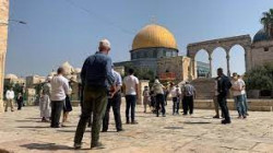قطعان المستوطنين الصهاينة يجددون اقتحامهم للمسجد الأقصى