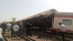 مصرع 11 شخصاً وإصابة 98 آخرين جراء انقلاب قطار شمال القاهرة