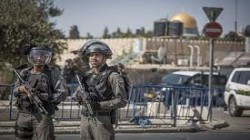الاحتلال يشدد إجراءاته العسكرية في محيط القدس ويمنع دخول المصلين واعتقال 50 مقدسي 
