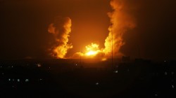 الاحتلال الإسرائيلي يقصف قطاع غزة جواً وبراً والمقاومة تدك المستوطنات بالصواريخ