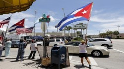 آلاف الكوبيين يتظاهرون ضد الحصار الامريكي على بلادهم