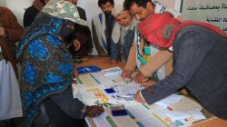 تدشين مشروع توزيع كسوة العيد بمديرية بني حشيش